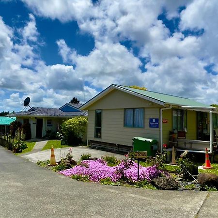 Waiuku Motel Экстерьер фото