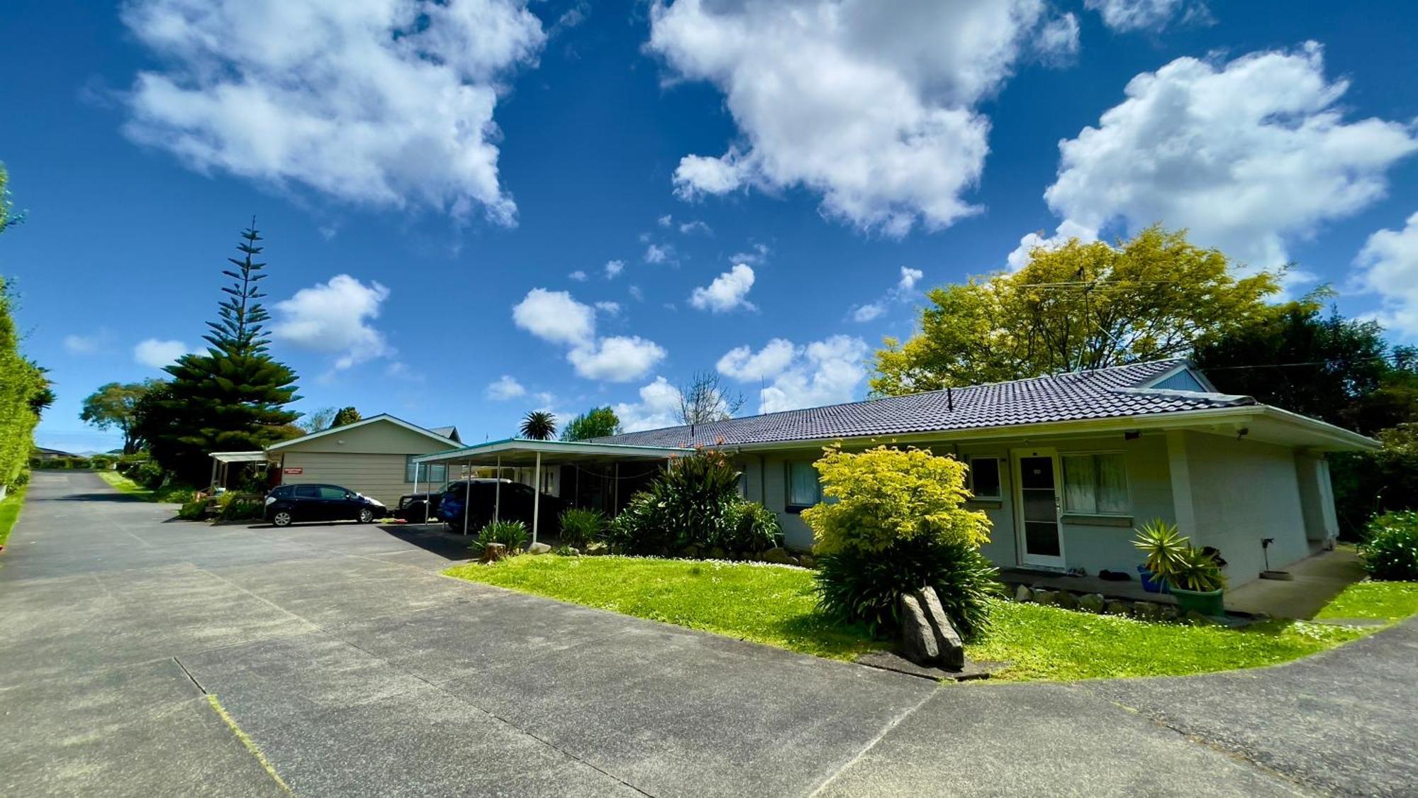 Waiuku Motel Экстерьер фото