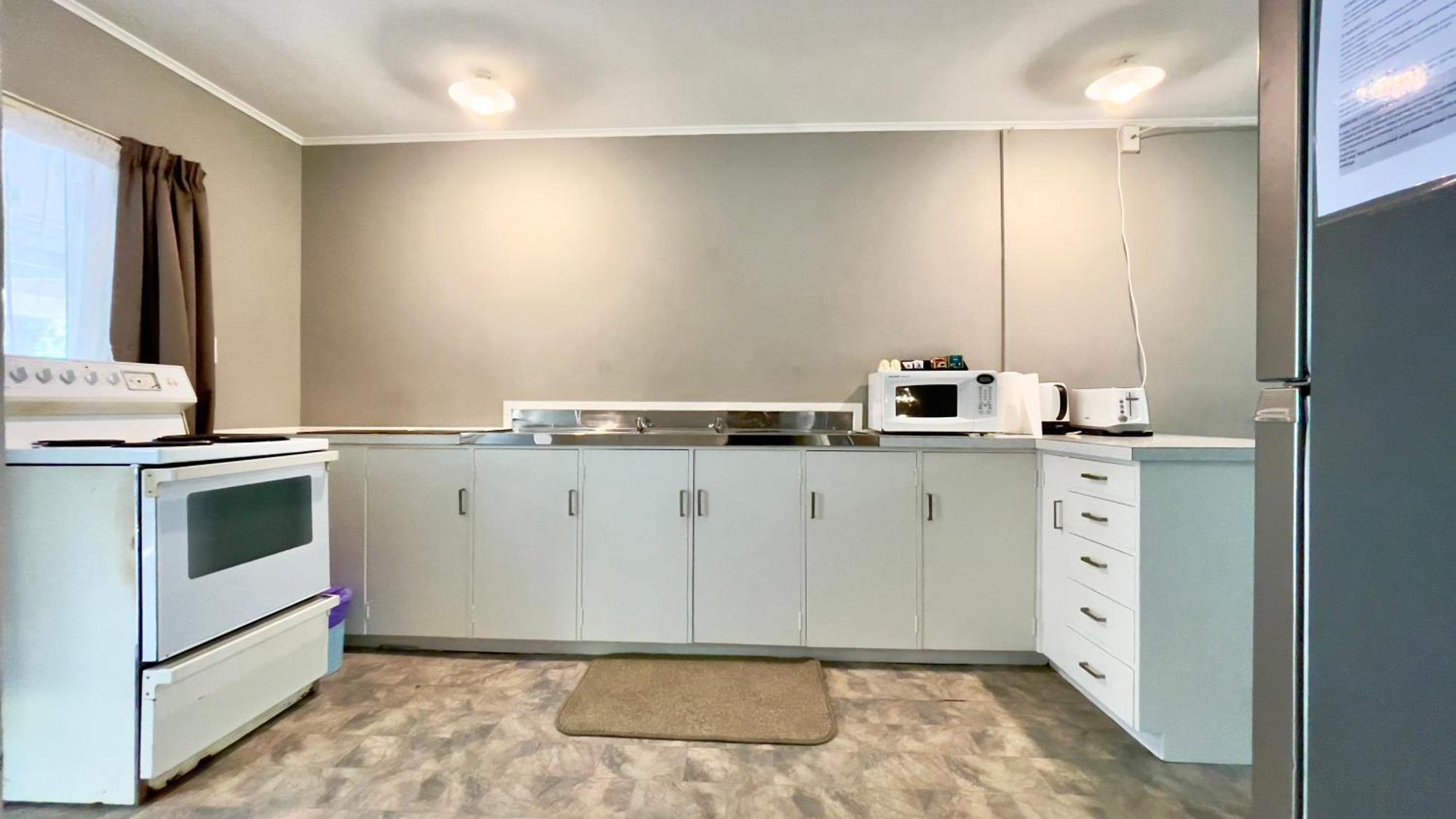 Waiuku Motel Экстерьер фото