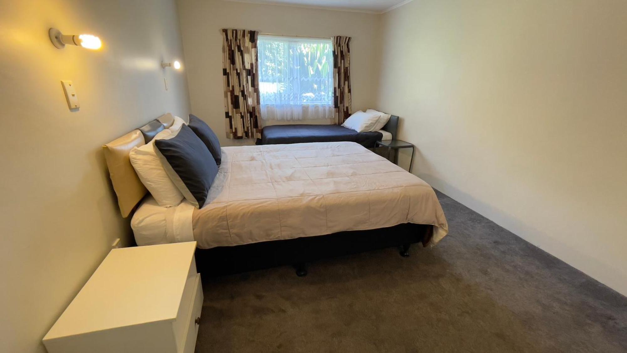 Waiuku Motel Экстерьер фото