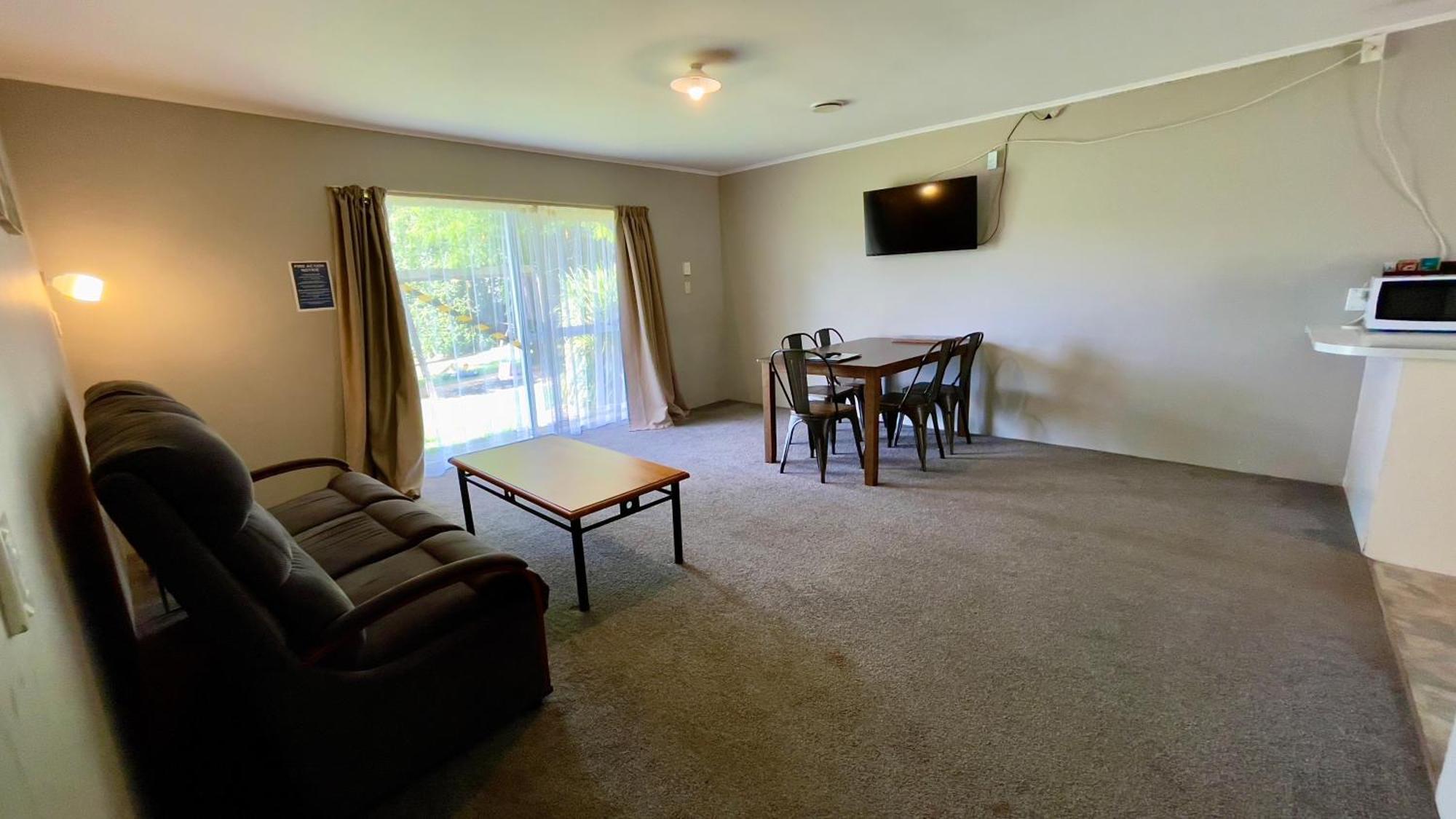Waiuku Motel Экстерьер фото
