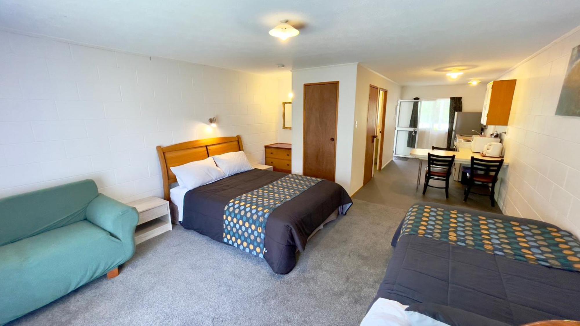 Waiuku Motel Экстерьер фото