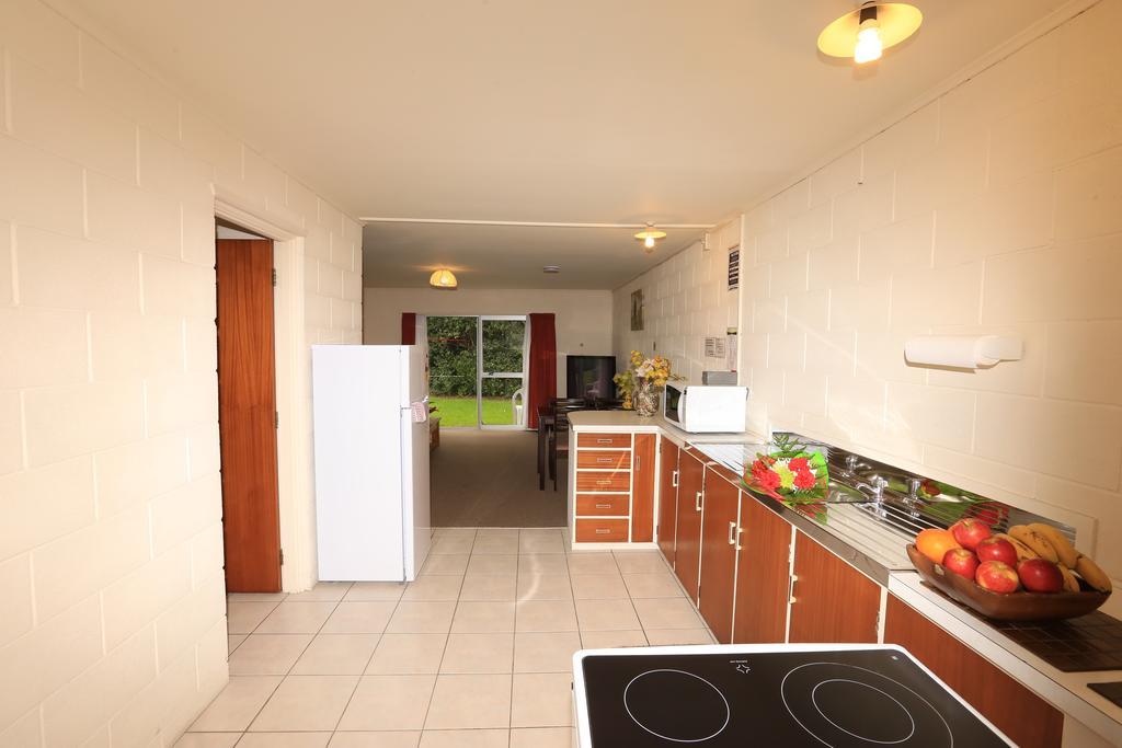 Waiuku Motel Экстерьер фото