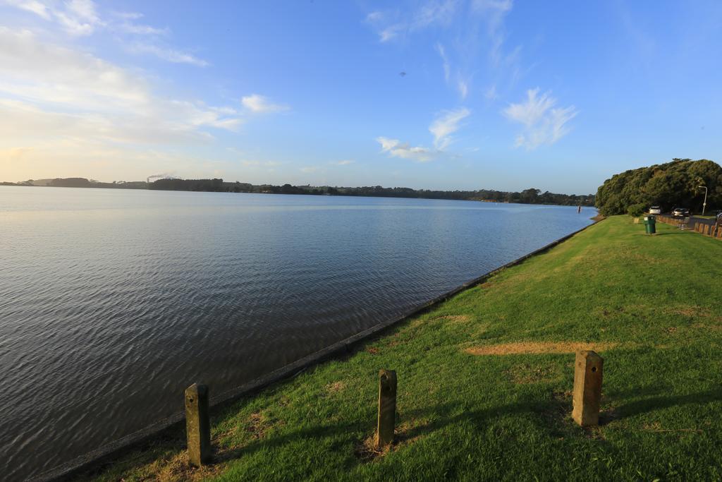 Waiuku Motel Экстерьер фото