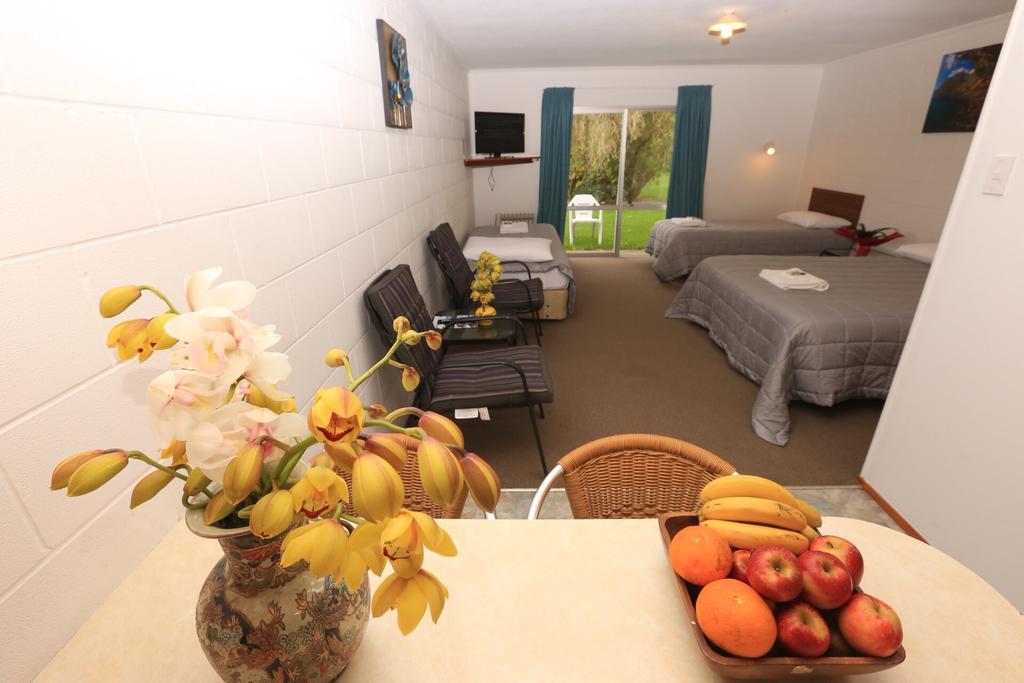 Waiuku Motel Экстерьер фото