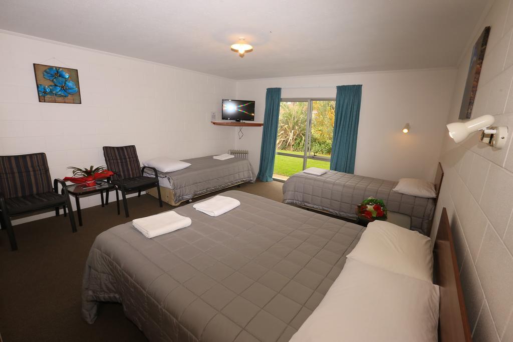 Waiuku Motel Экстерьер фото