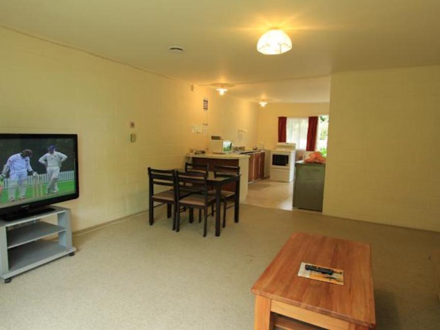Waiuku Motel Экстерьер фото